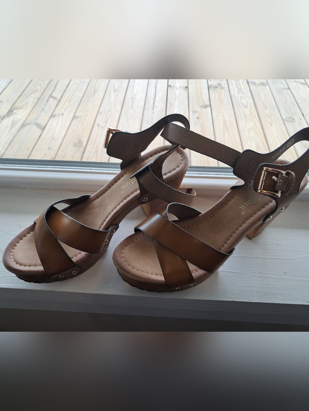 Brown Women's Strappy Block Heel Sandals
